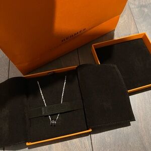 Hermes mini Pop h pendant black
